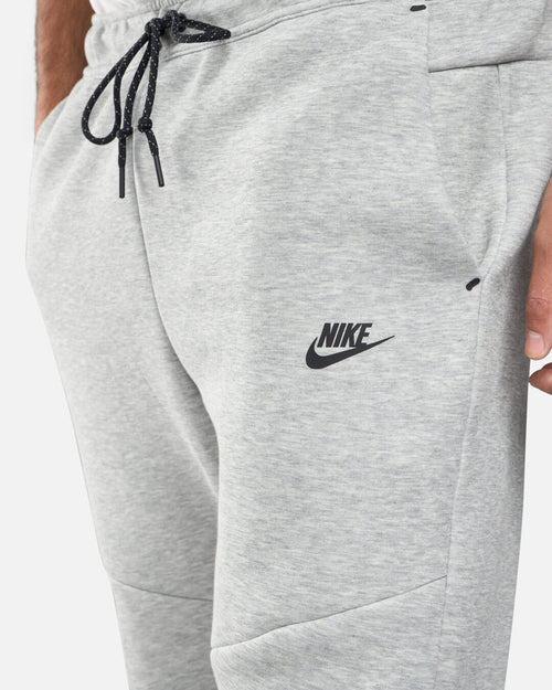 Pantalón Nike Tech Fleece - Gris/Negro - Footkorner