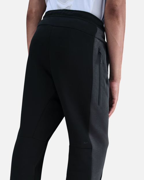 Pantalón Nike Tech Fleece - Negro/Gris - Footkorner