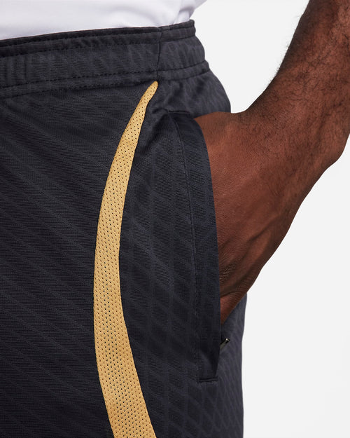 Chelsea Training Shorts - Black/Gold - Footkorner