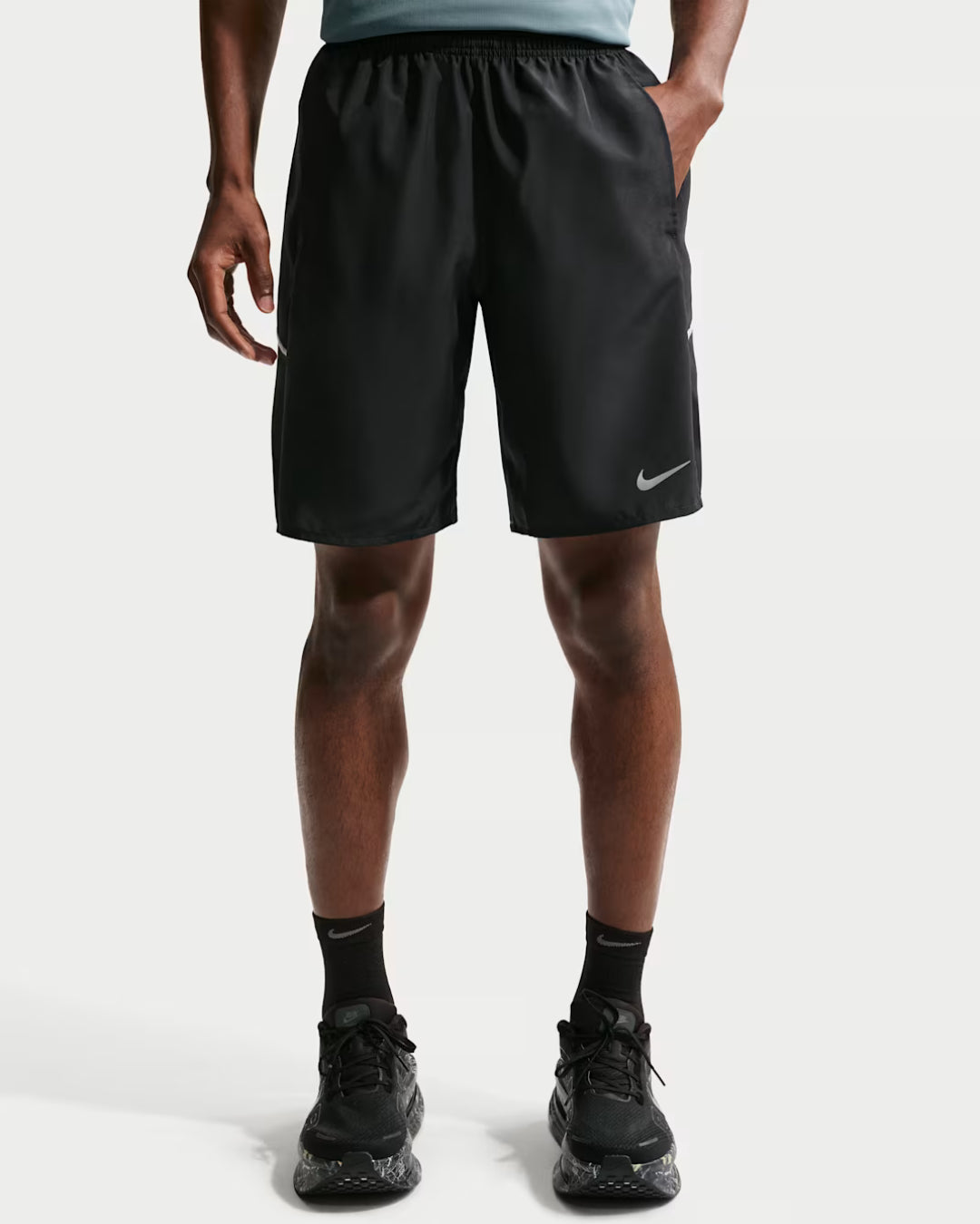 FootkornerNike Miler Shorts - Schwarz