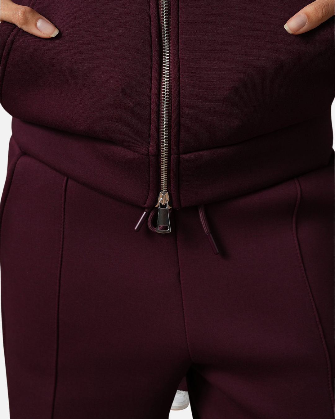 FootkornerBasic Damen Trainingsanzug Bordeaux – Kapuzenjacke und Jogginghose