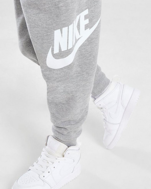 Nike Club Fleece Kinder-Trainingsanzug – Grau/Weiß - Footkorner