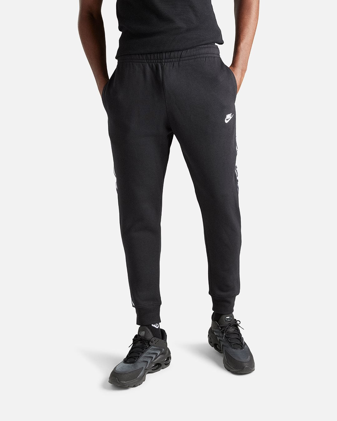 FootkornerNike Fleece Tracksuit - Black/White