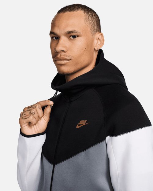 Veste Nike Tech Fleece Windrunner - Gris/Noir/Blanc - Footkorner