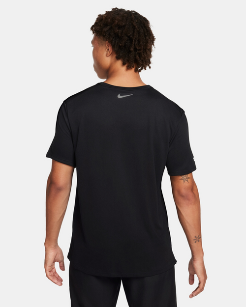 T-Shirt Nike Challenger Flash - Schwarz - Footkorner