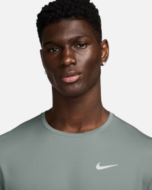 T-shirt Nike Running Miler DRI-FIT - Vert - Footkorner