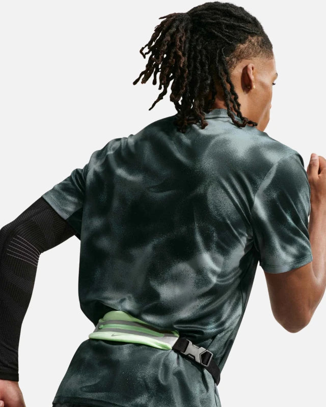 FootkornerNike Miler T-Shirt – Grau