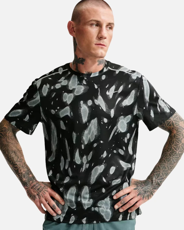 FootkornerT-shirt Nike Miler – Nero