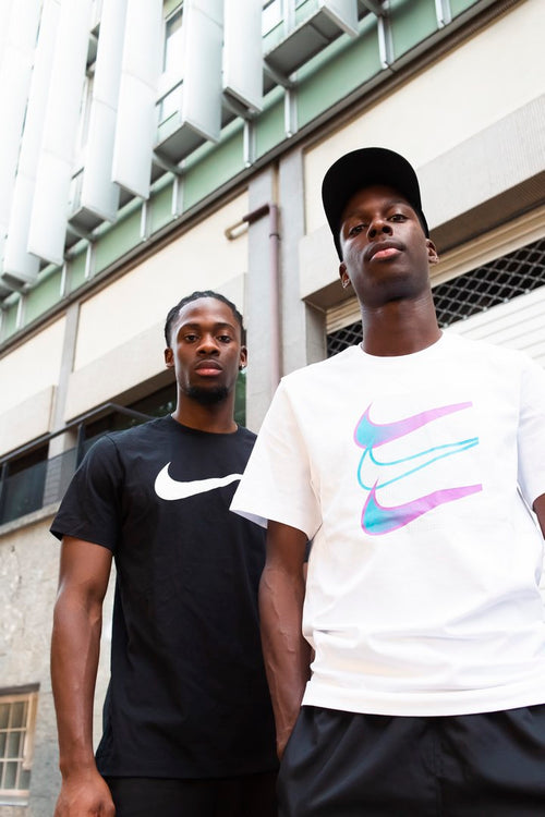T-Shirt Nike Sportswear - Weiß/Blau/Rose - Footkorner