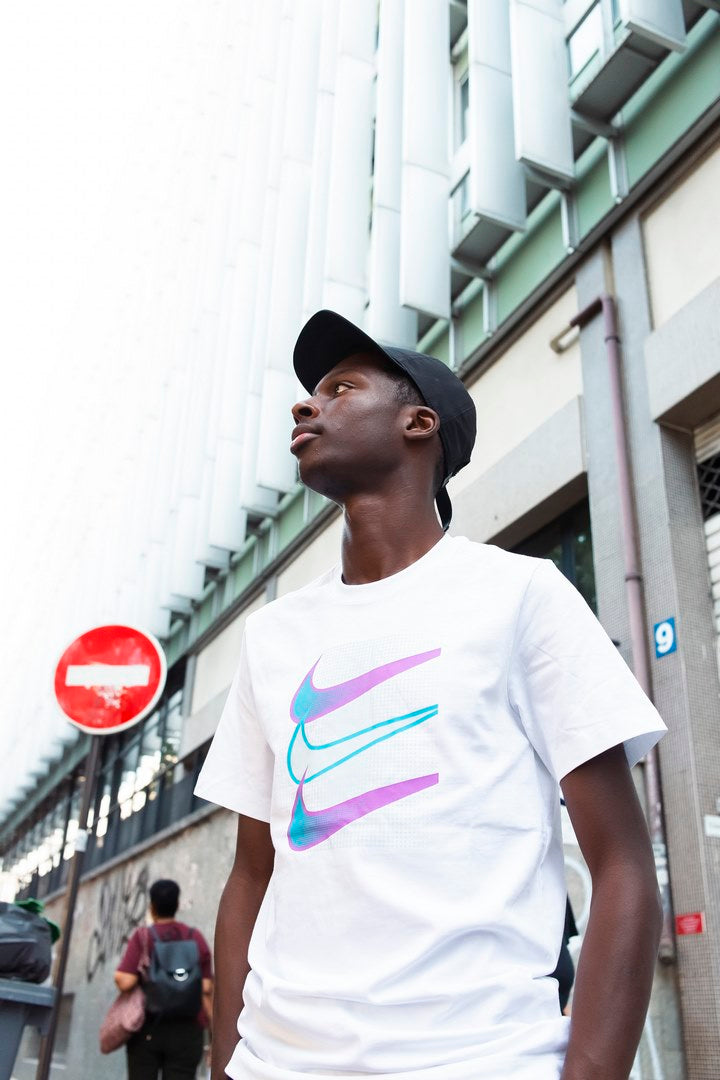 Camiseta Nike Sportswear - Blanc/Bleu/Rose