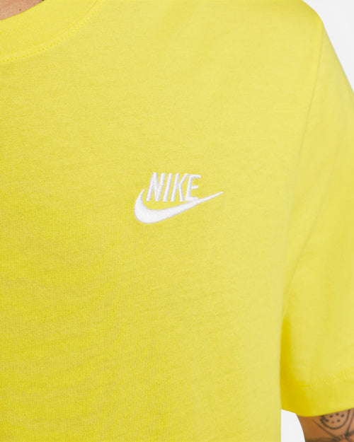T-shirt Nike Sportswear Club - Gialla - Footkorner