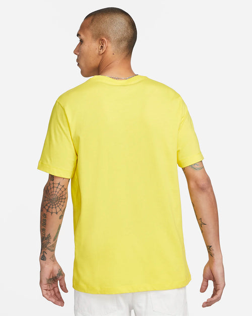 T-shirt Nike Sportswear Club - Gialla - Footkorner