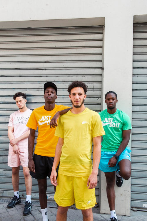 T-shirt Nike Sportswear Club - Gialla - Footkorner