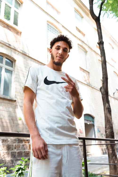 T-shirt Nike Sportswear Repeat - Beige/Nero/Verde - Footkorner