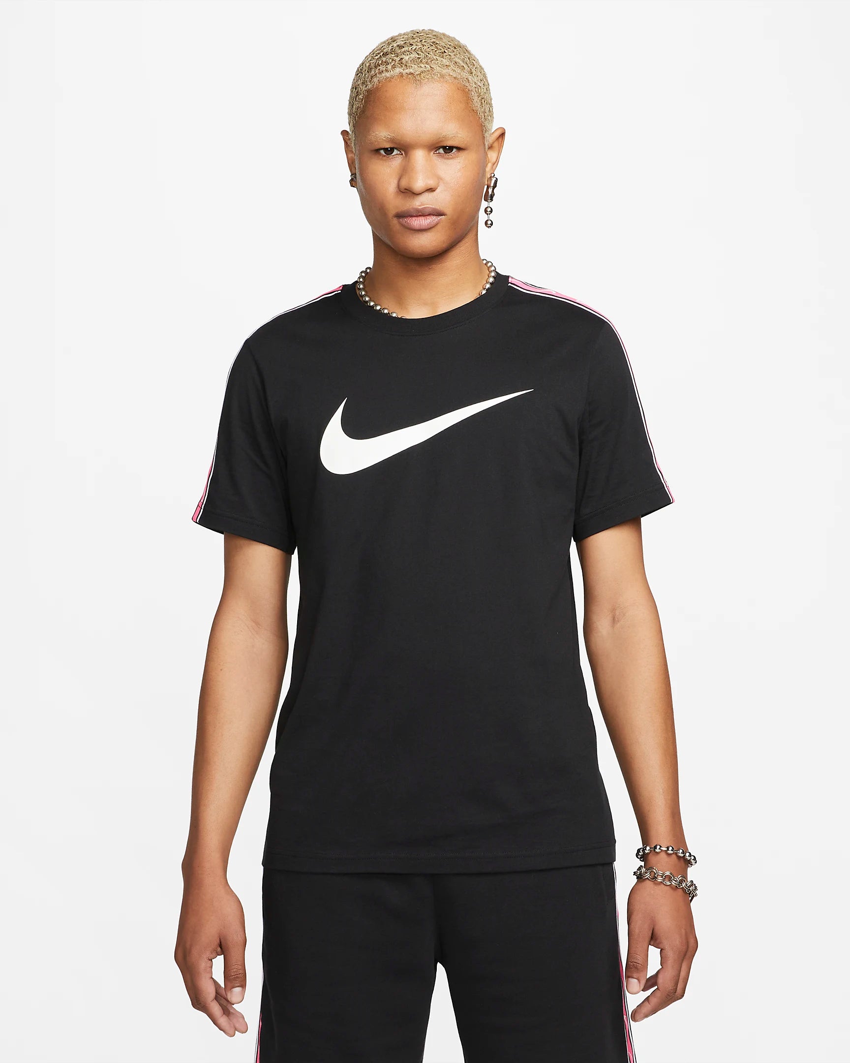 Nike Sportswear Repeat T-Shirt - Black/White/Pink