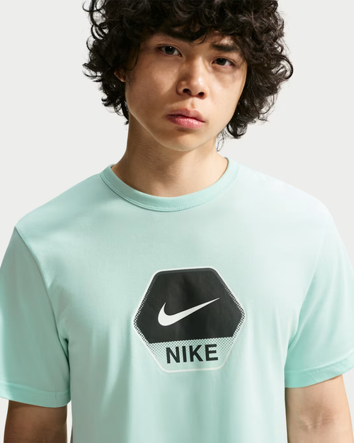 T-Shirt Nike Sportswear - Vert - Footkorner