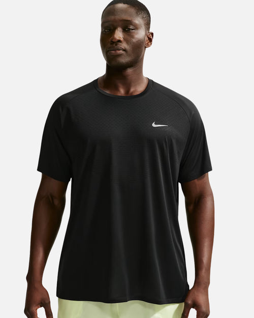 Nike Stride T-Shirt – Schwarz - Footkorner