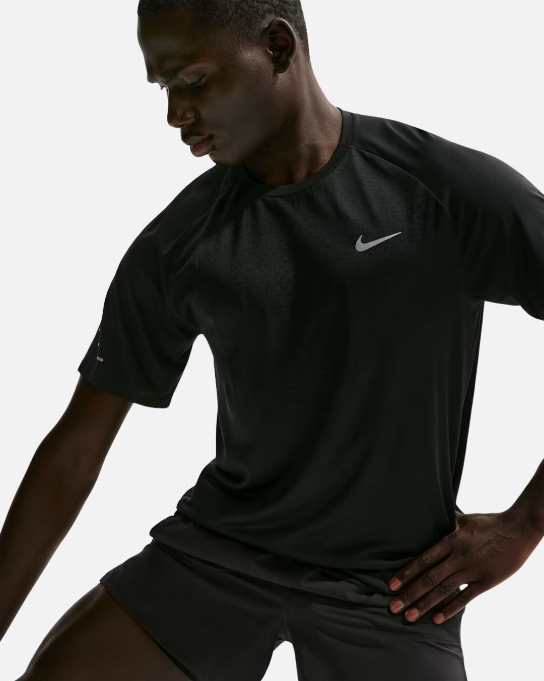 FootkornerNike Stride T-Shirt – Schwarz