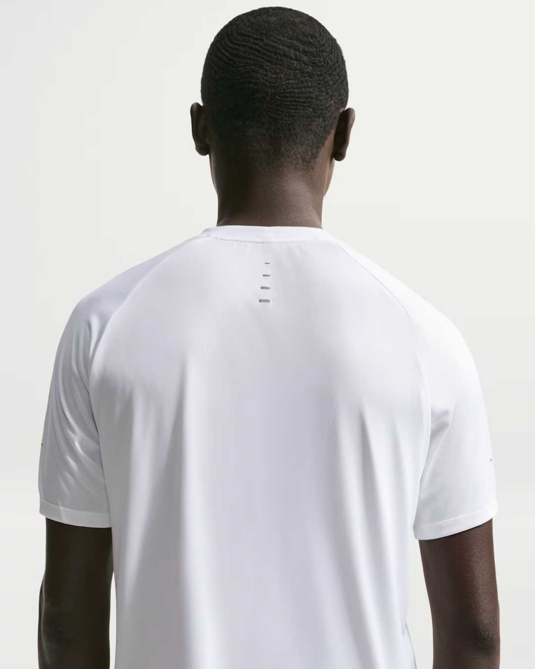 FootkornerNike Stride T-Shirt - Weiß