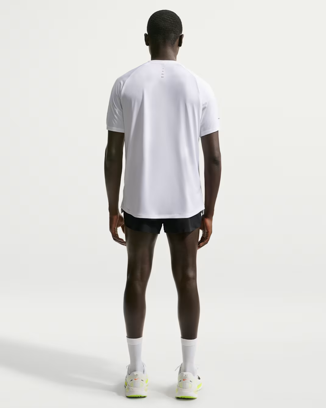 FootkornerNike Stride T-Shirt - Weiß