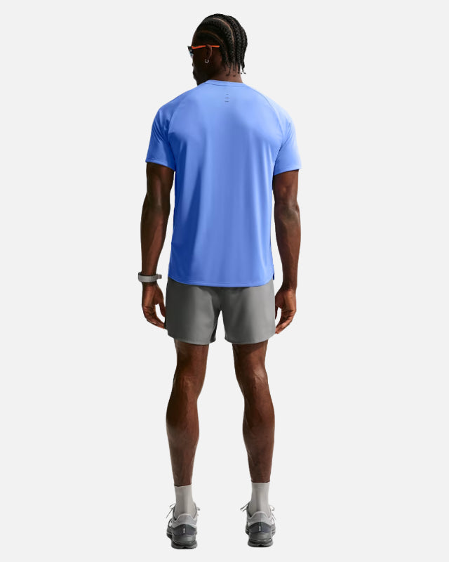 FootkornerT-sihrt Nike Stride - Bleu