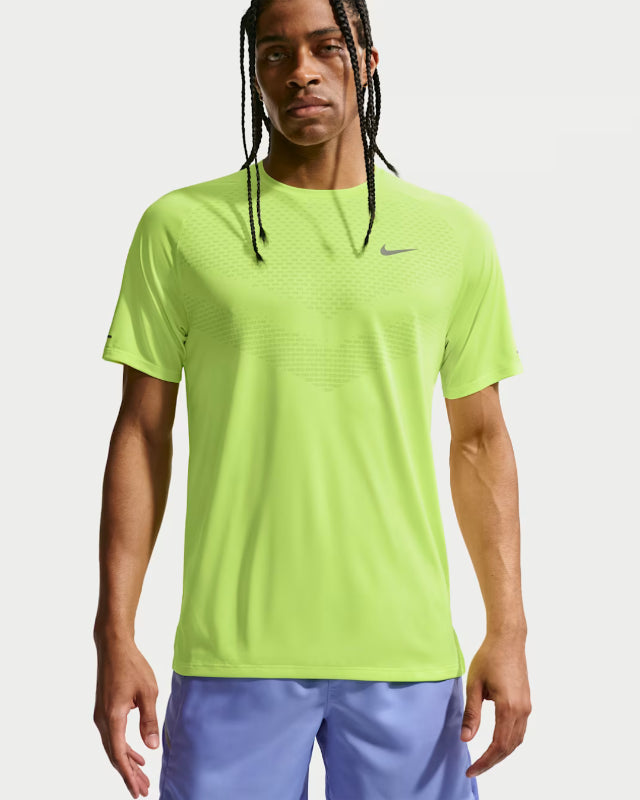 FootkornerT-sihrt Nike Stride - Jaune