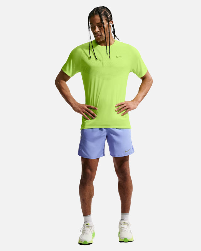 FootkornerT-sihrt Nike Stride - Jaune