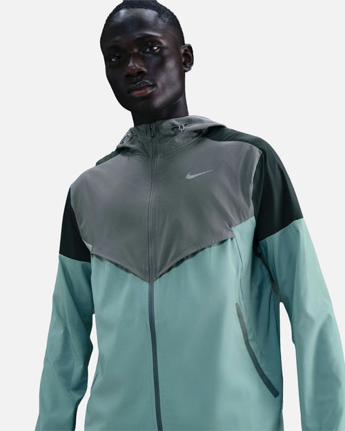 Veste de survêtement Nike Impossibly Light Windrunner - Gris/Vert - Footkorner