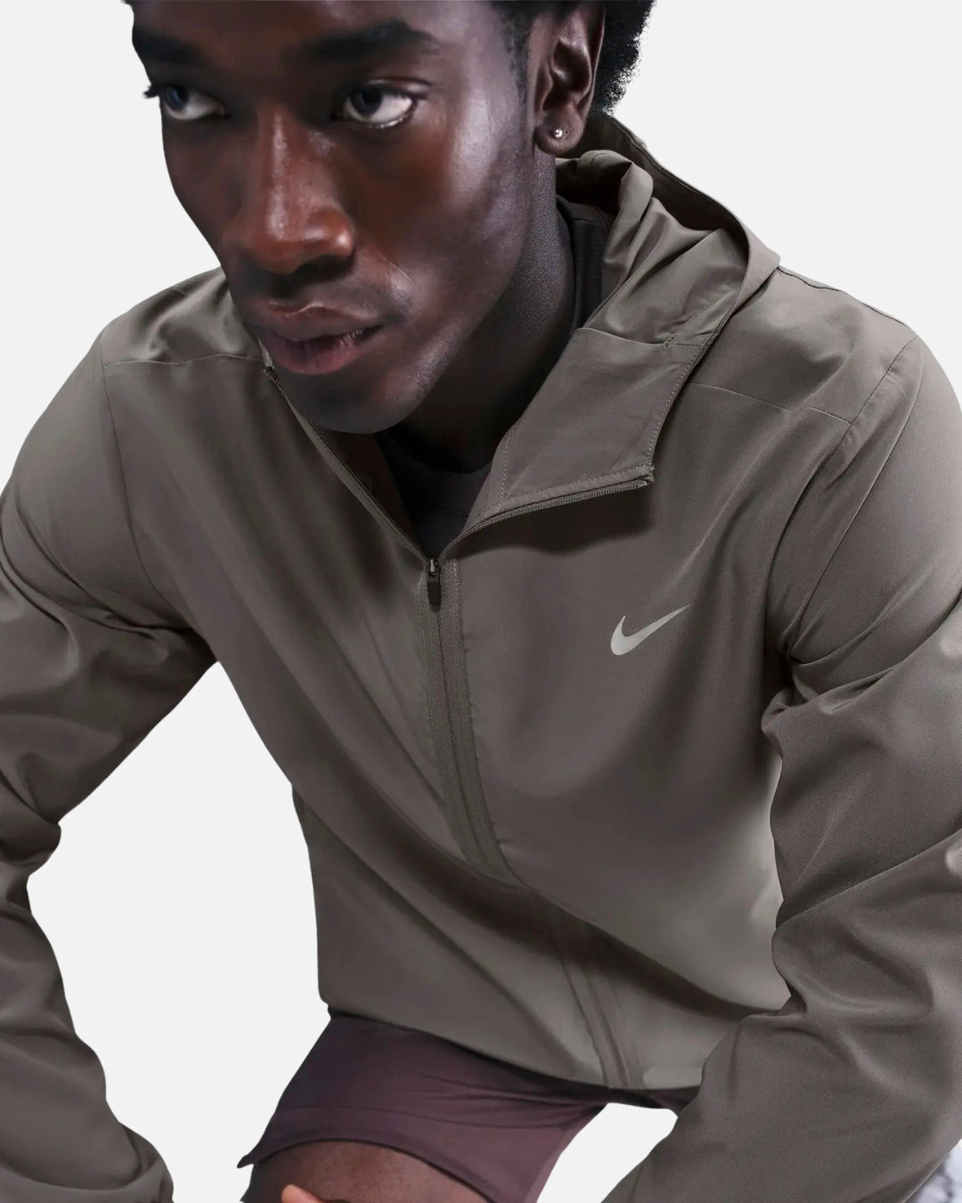 FootkornerVeste Nike Running Form - Kaki