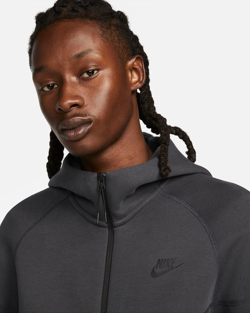 Chaleco Nike Tech Fleece Windrunner - Negro/Gris Antracita - Footkorner