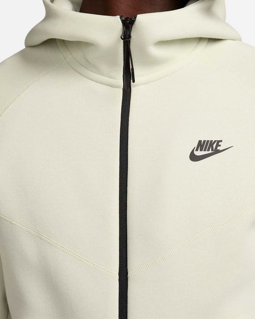 Chaqueta Nike Tech Fleece Windrunner -Beige/Negro - Footkorner