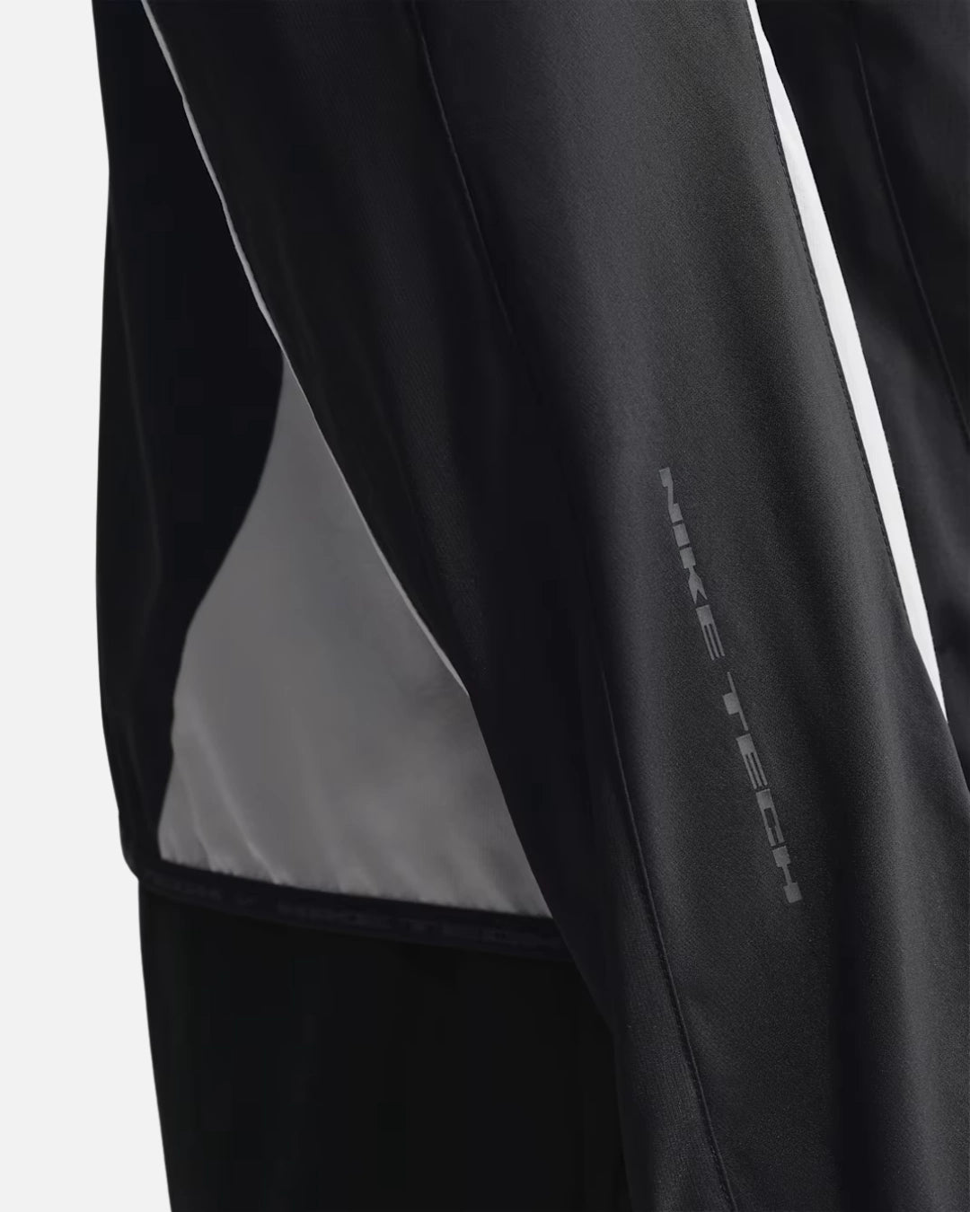 FootkornerVeste Nike Tech Helios - Noir/Blanc
