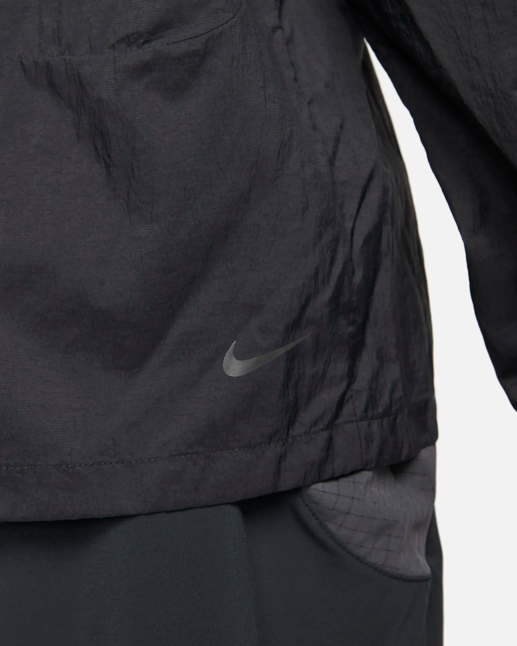 FootkornerGiacca da trail running Nike - Nera