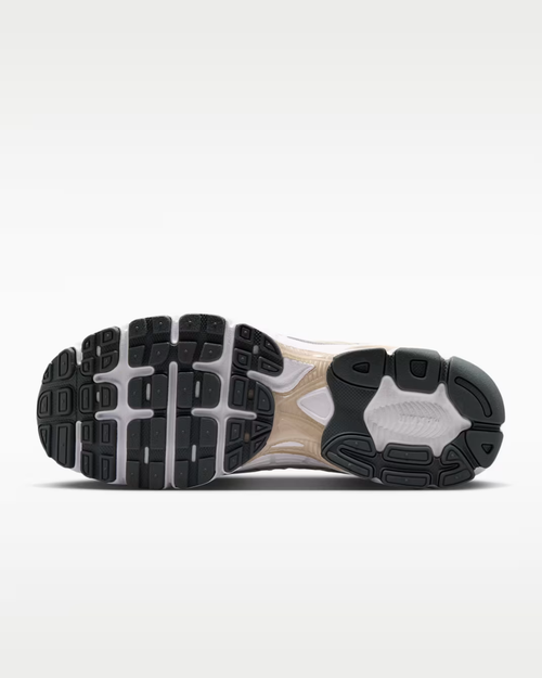 Nike Air Max Moto 2K - Beige - Footkorner