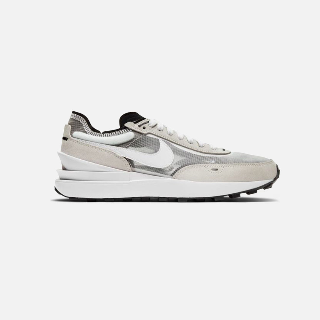 FootkornerNike Waffle One – Weiß/Grau