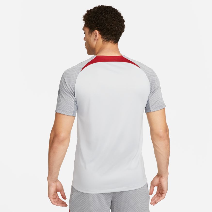 FootkornerMaglia allenamento Liverpool Strike - grigia/rossa