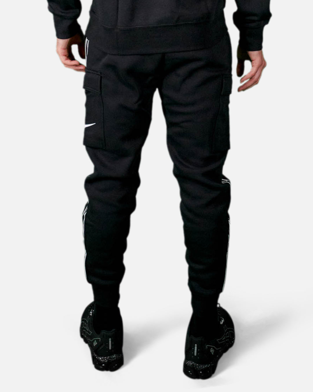 FootkornerPantaloni Nike Sportswear Repeat - neri
