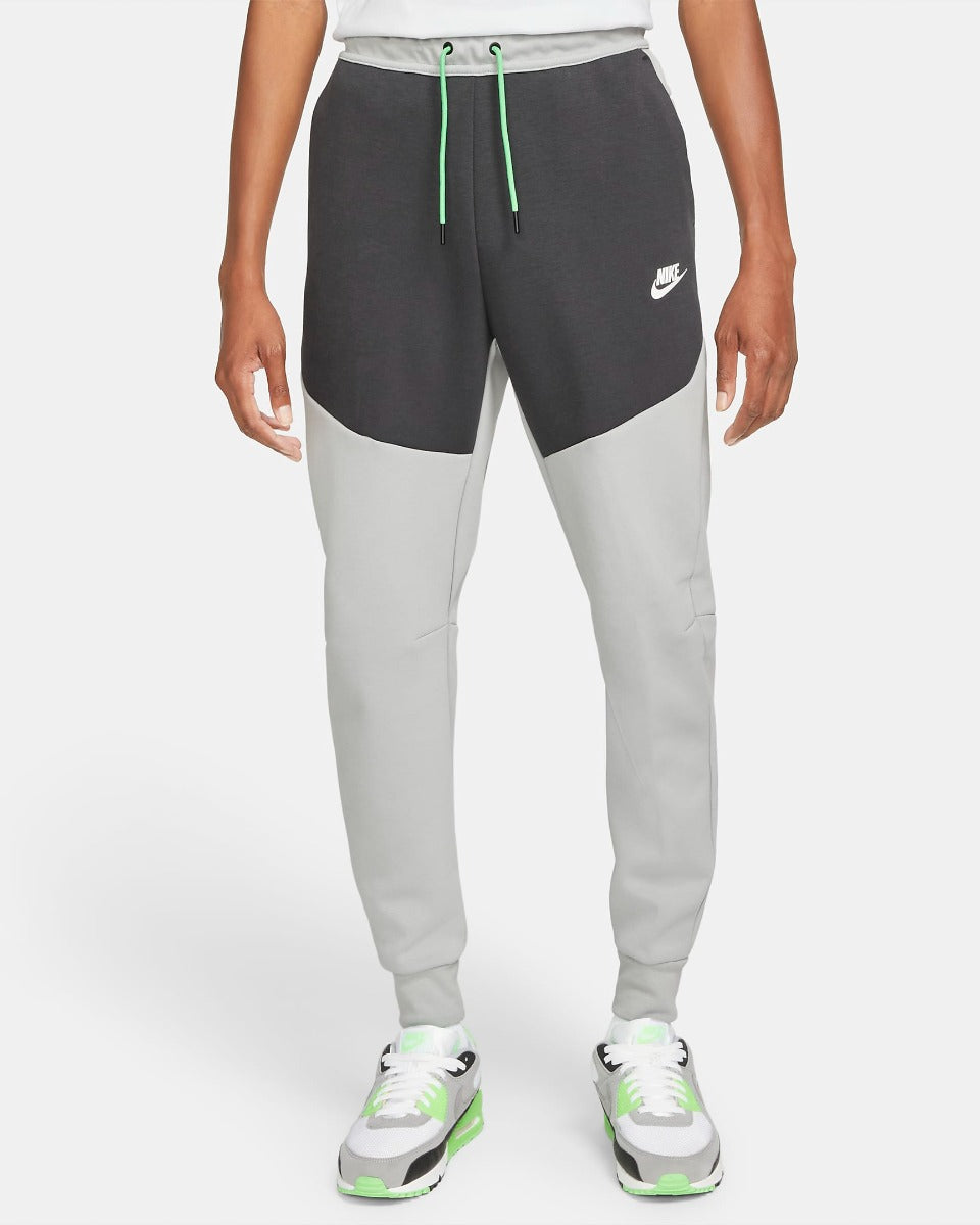 Nike Tech Fleece Joggers - Black/Grey