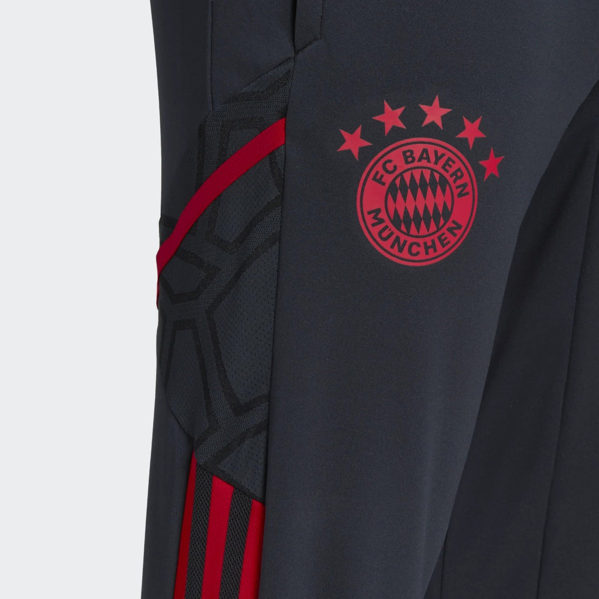 FootkornerBayern München Trainingshose 2022/2023 – Schwarz/Rot