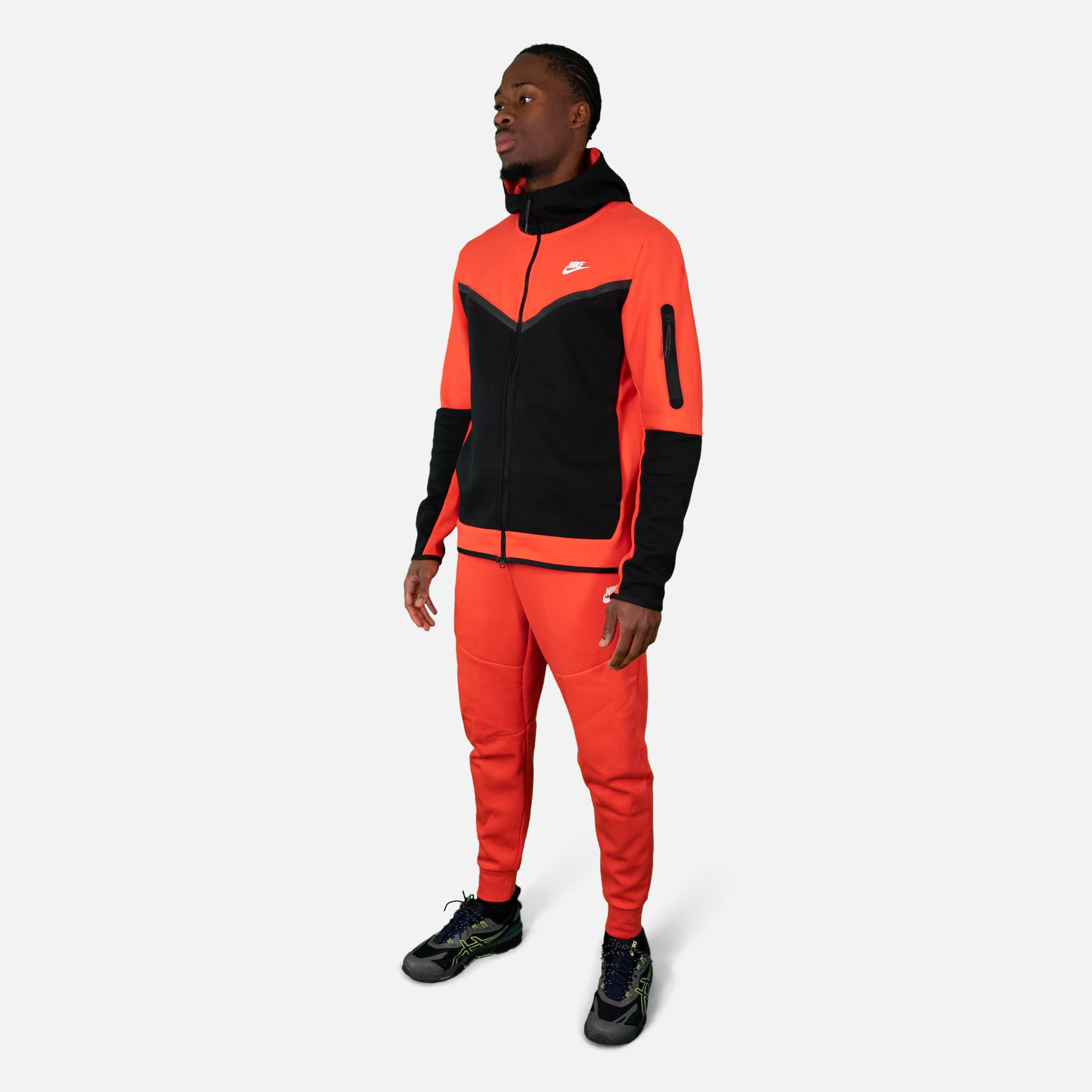 FootkornerVeste à capuche Nike Tech Fleece - Rouge/Noir
