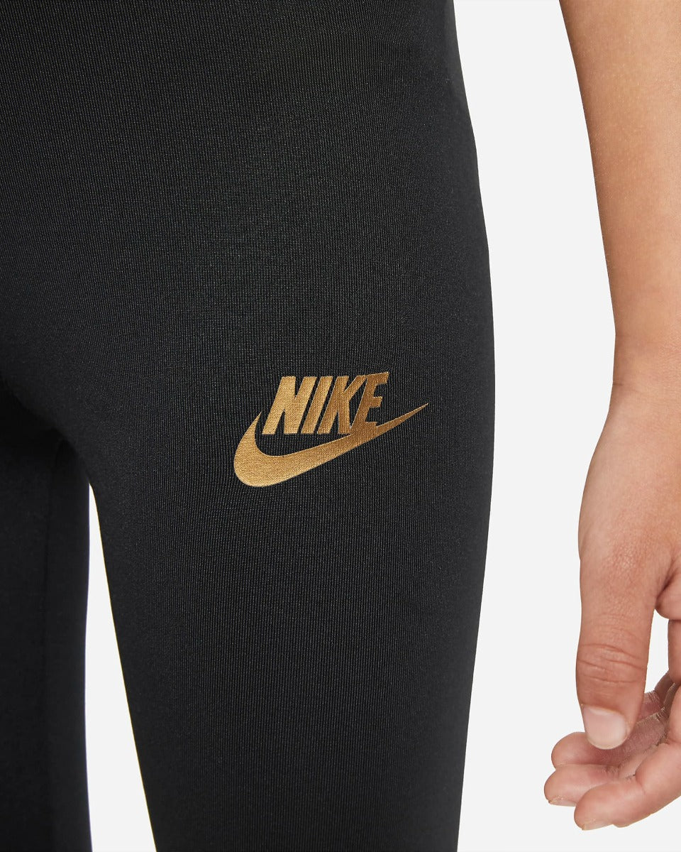 FootkornerNike Sportswear Go for Gold Kinder-Leggings für Mädchen – Schwarz/Weiß/Gold