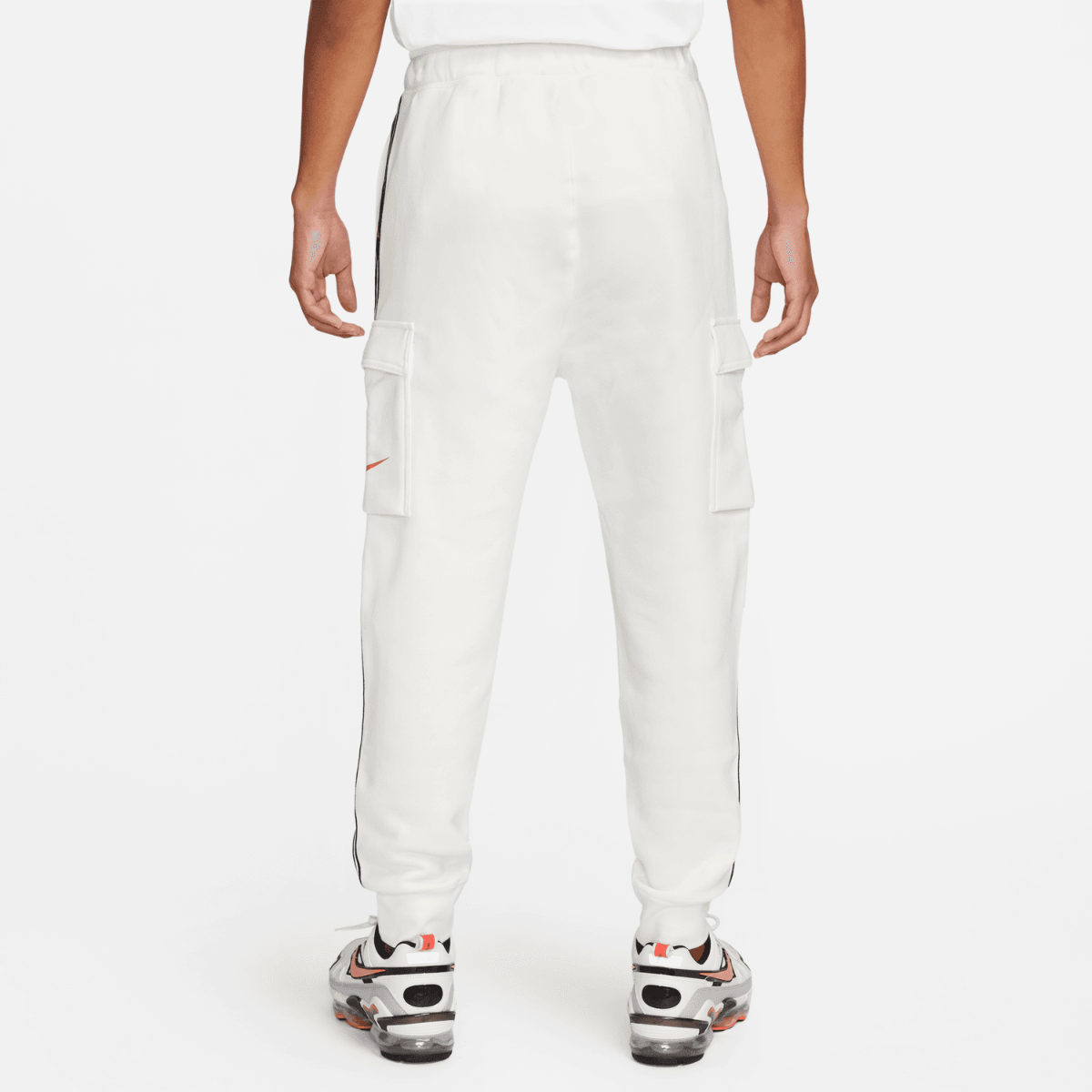 FootkornerPantalon Nike Sportswear Repeat - Beige/Rouge/Noir