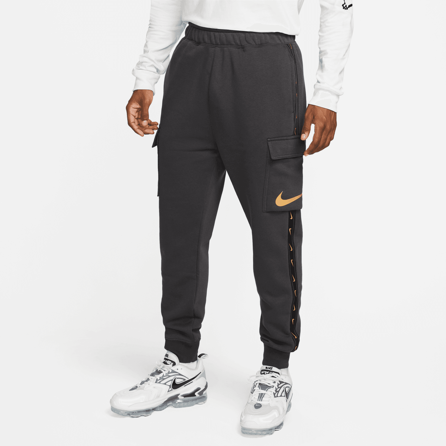 Nike Sportswear Repeat Pants - Grey/Black/Gold