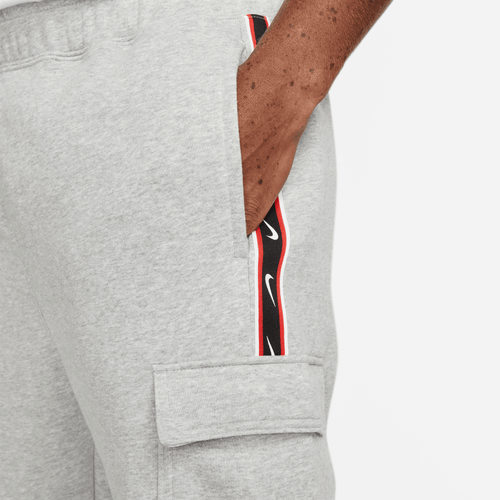 Pantalon Nike Sportswear Repeat - Gris/Noir/Rouge - Footkorner