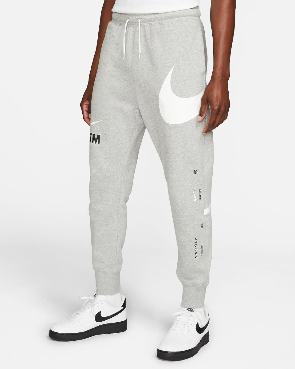 FootkornerPantaloni Nike Sportswear Swoosh - Grigio/Bianco