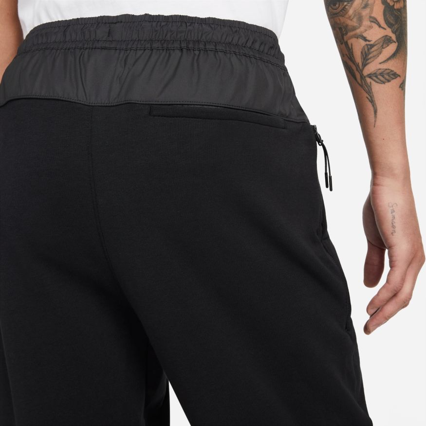 FootkornerNike Sportswear Tech Essentials Pants - Black