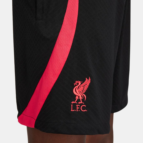Short d'entrainement Liverpool Strike 2022/2023 - Noir/Rouge - Footkorner