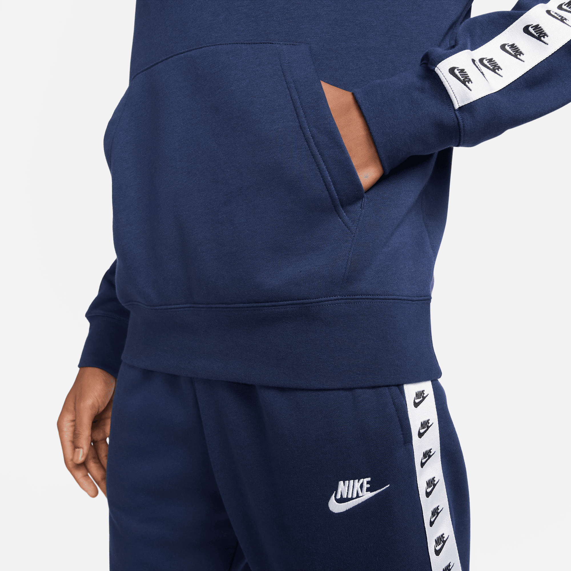 FootkornerNike Sportswear Essential Trainingsanzug – Blau