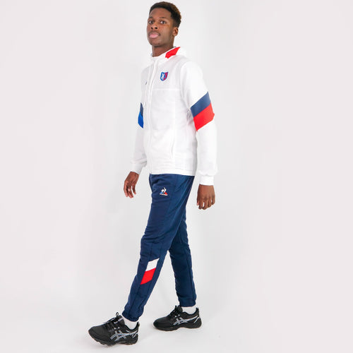 FK x Le Coq Sportif Trainingsanzug – Weiß/Blau/Rot - Footkorner