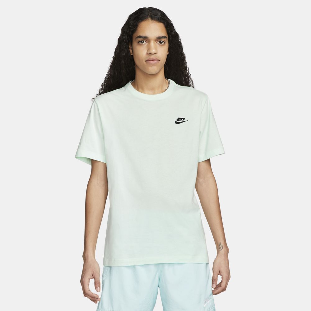 FootkornerT-shirt Nike Sportswear Club - Vert PÃ¢le